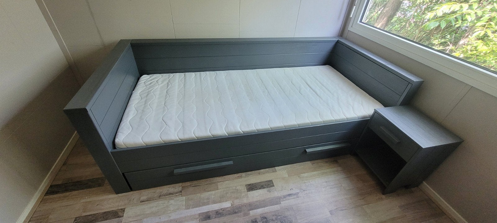 Eenpersoonsbed, bed, Huis en Inrichting, Slaapkamer | Bedden, Ophalen, Gebruikt, Eenpersoons, Grijs