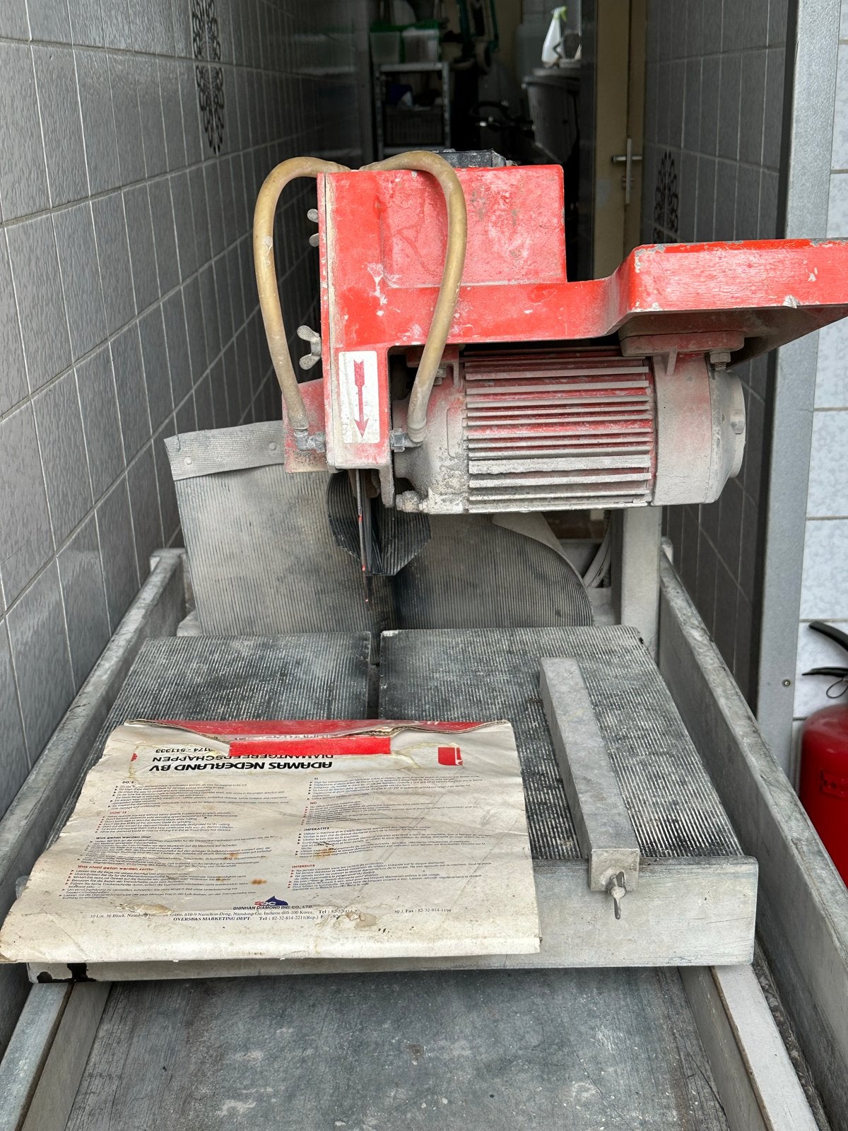 Robuuste tegelzaagmachine voor professioneel gebruik, Doe-het-zelf en Verbouw, Gereedschap | Zaagmachines, Ophalen, Gebruikt, 70 mm of meer