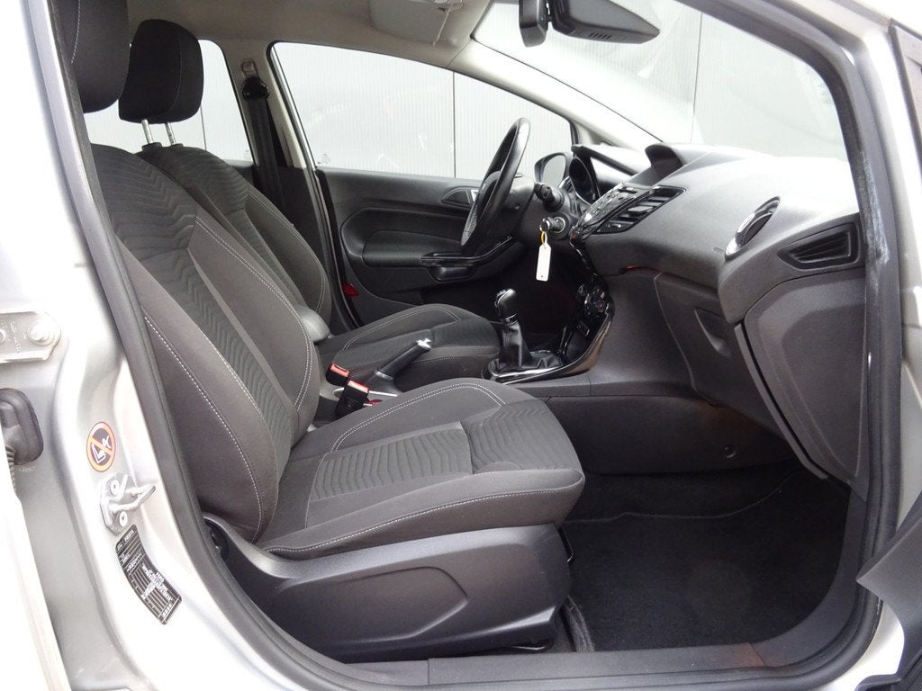 Ford Fiesta 1.0 Titanium * GEREVISEERDE MOTOR twv 4000 EURO, Voorwielaandrijving, Euro 5, 525 kg, 82 pk