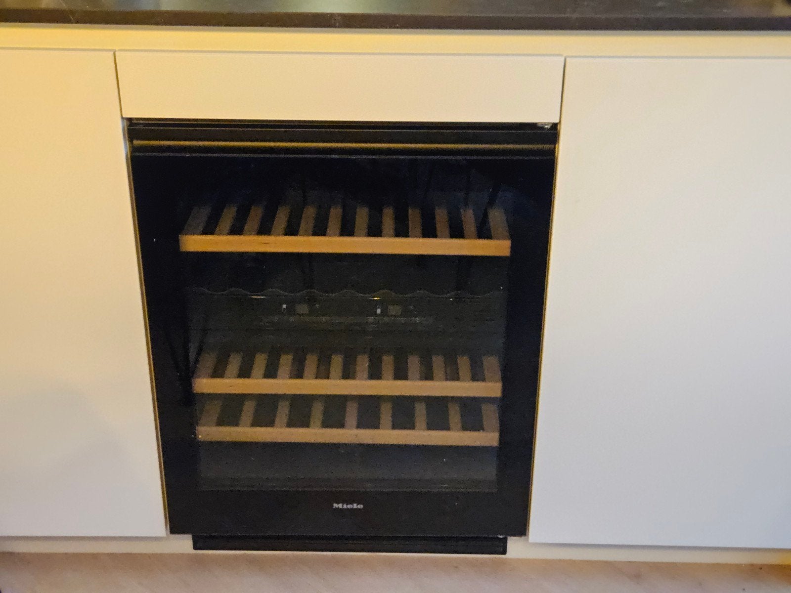 Miele KWT 6321 UG Inbouw Wijnklimaatkast, 75 tot 100 liter, 45 tot 60 cm, Ophalen, 85 tot 120 cm