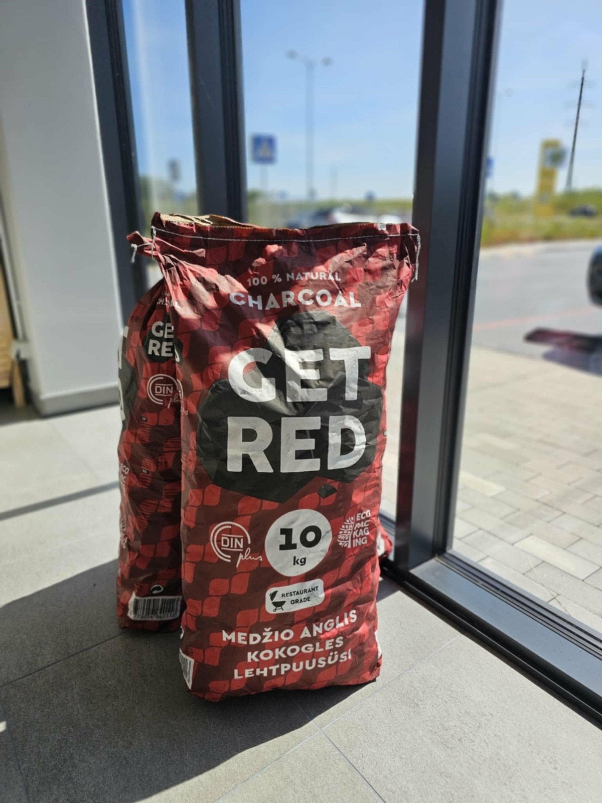 Get Red Houtskool - Minimale Rook, Gemaakt van Hardhout, Ophalen