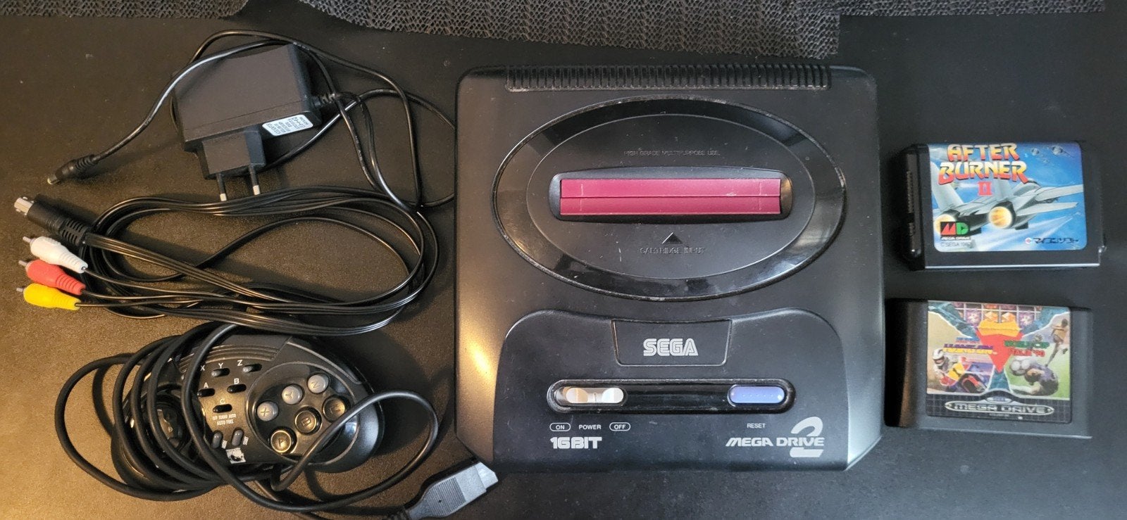 Japanse Sega Mega Drive model 2 + games, Mega Drive, Ophalen of Verzenden, Met 1 controller, Gebruikt