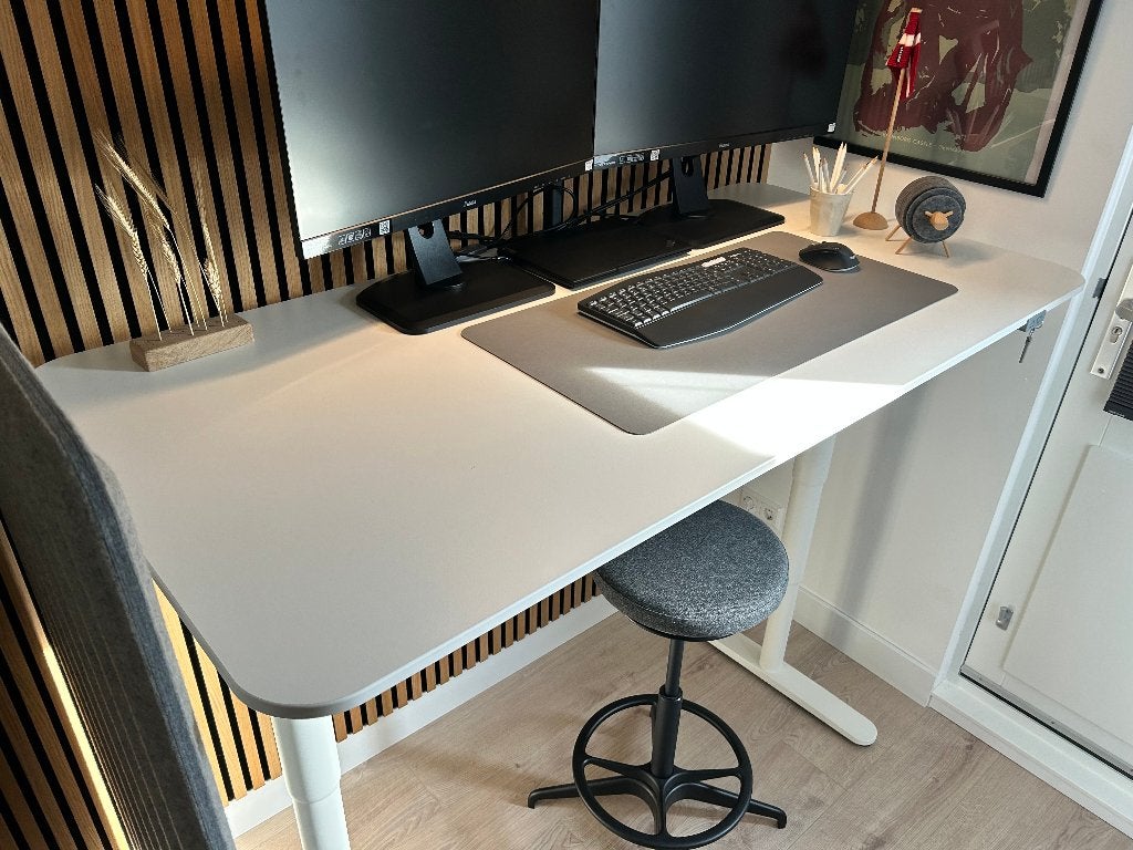 Bureau zit/sta, elektrisch (2 motoren) Ikea te koop!, Huis en Inrichting, Zit-sta bureau, Elektrisch, Scandinavisch, Hout