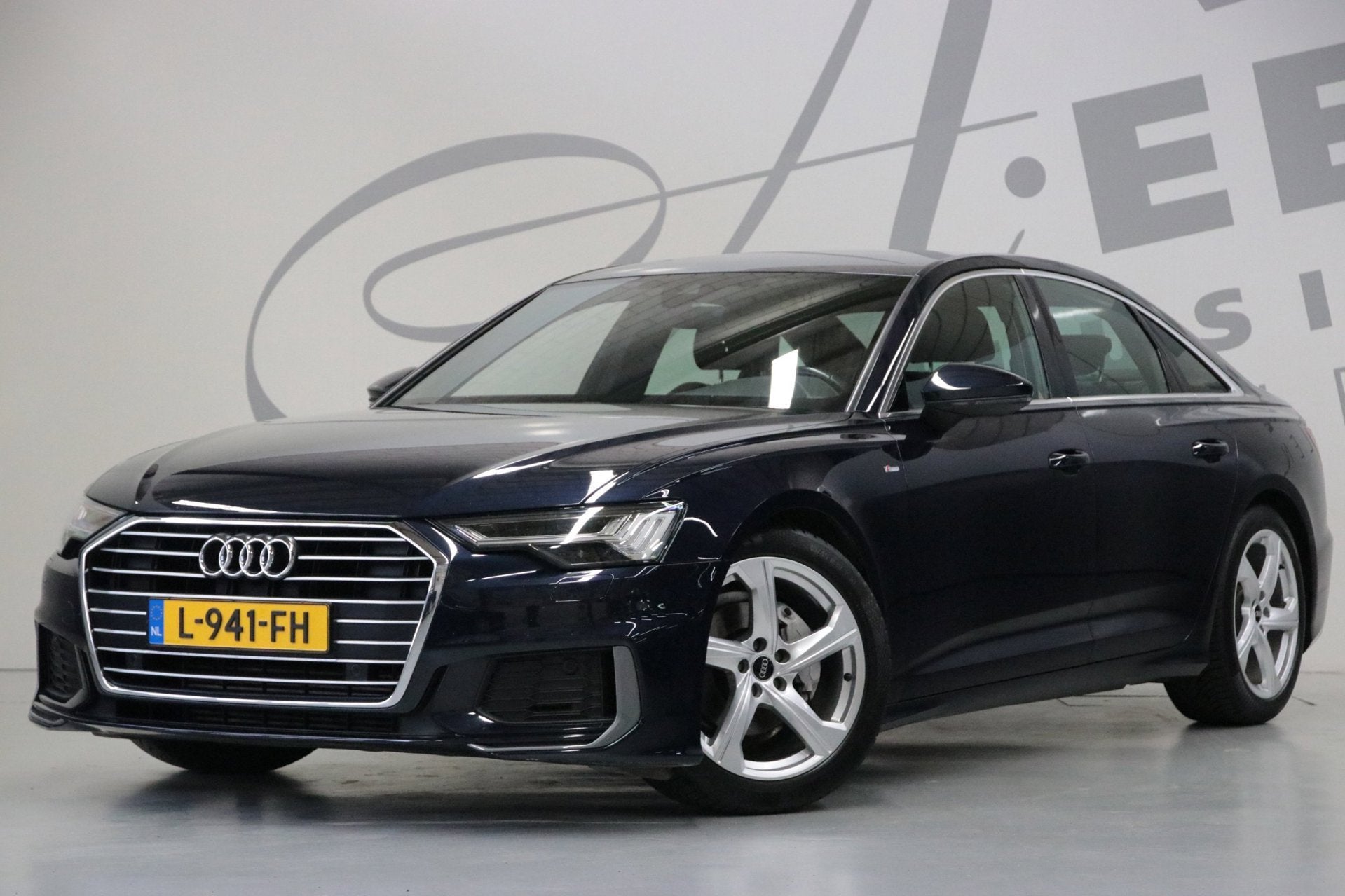 Audi A6 Limousine 40 TFSI S edition/ S-Line/ Trekhaak/ DAB, 15 km/l, 4 cilinders, Blauw, Leder en Stof