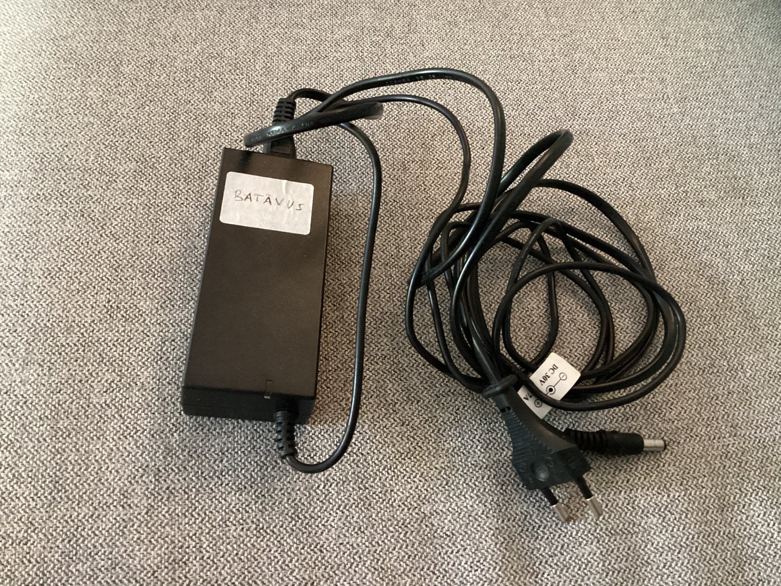GWA Energy VEG65B-300FCB Oplader 30V 2.17A, Ophalen of Verzenden, Gebruikt