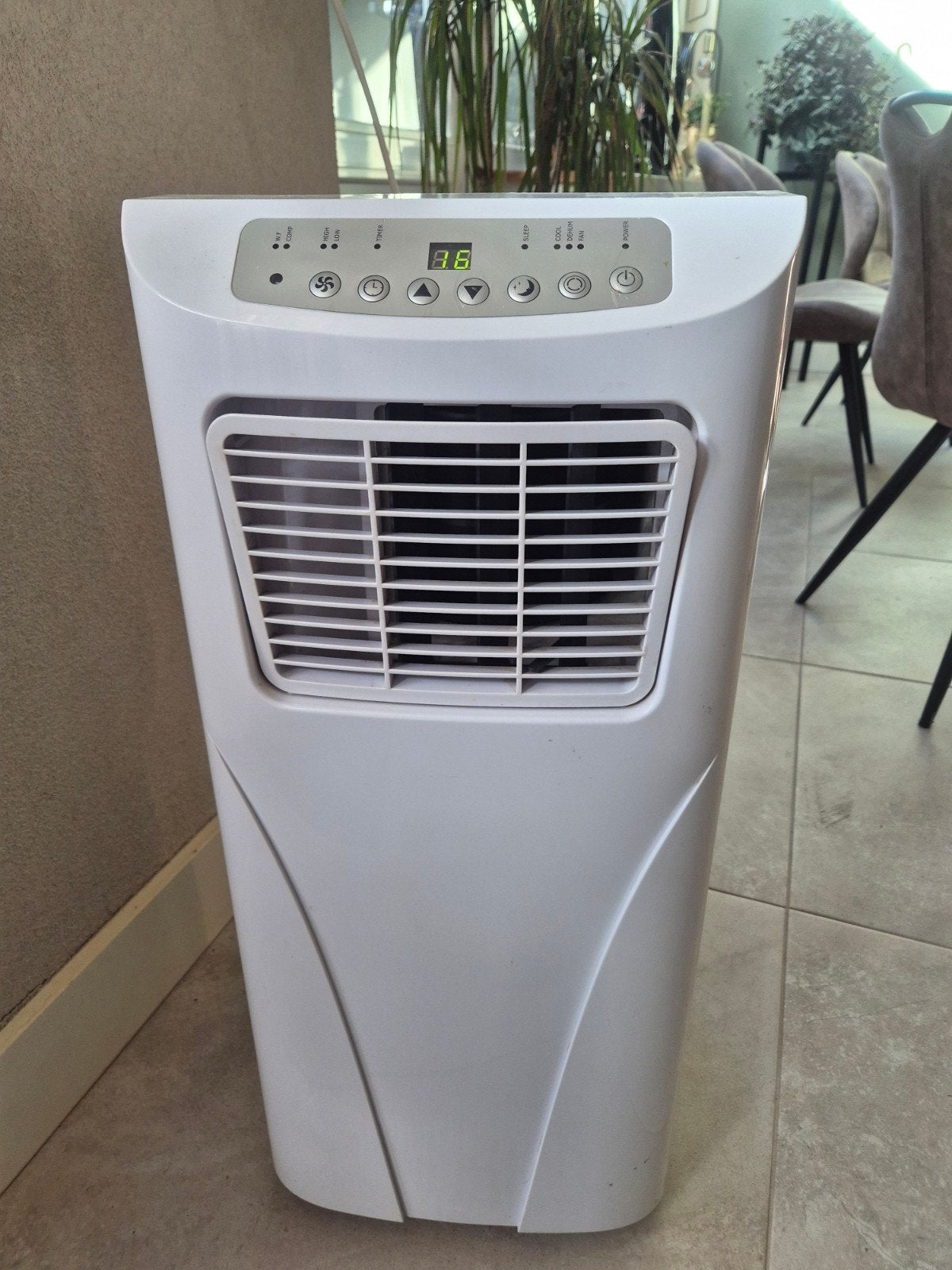 Mobiele airco met afstandsbediening en afvoerslangen, Ophalen, Gebruikt, Minder dan 60 m³, 3 snelheden of meer