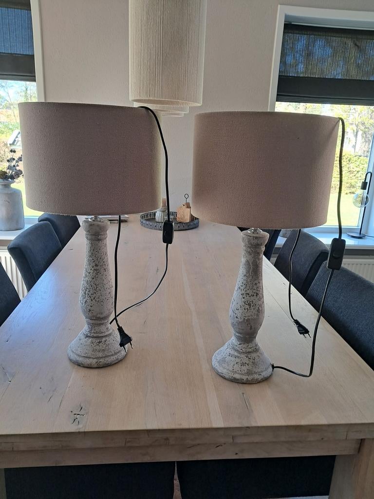Set van 2 rustieke tafellampen met stoffen kappen, Huis en Inrichting, Lampen | Tafellampen, Ophalen, Gebruikt, Overige materialen