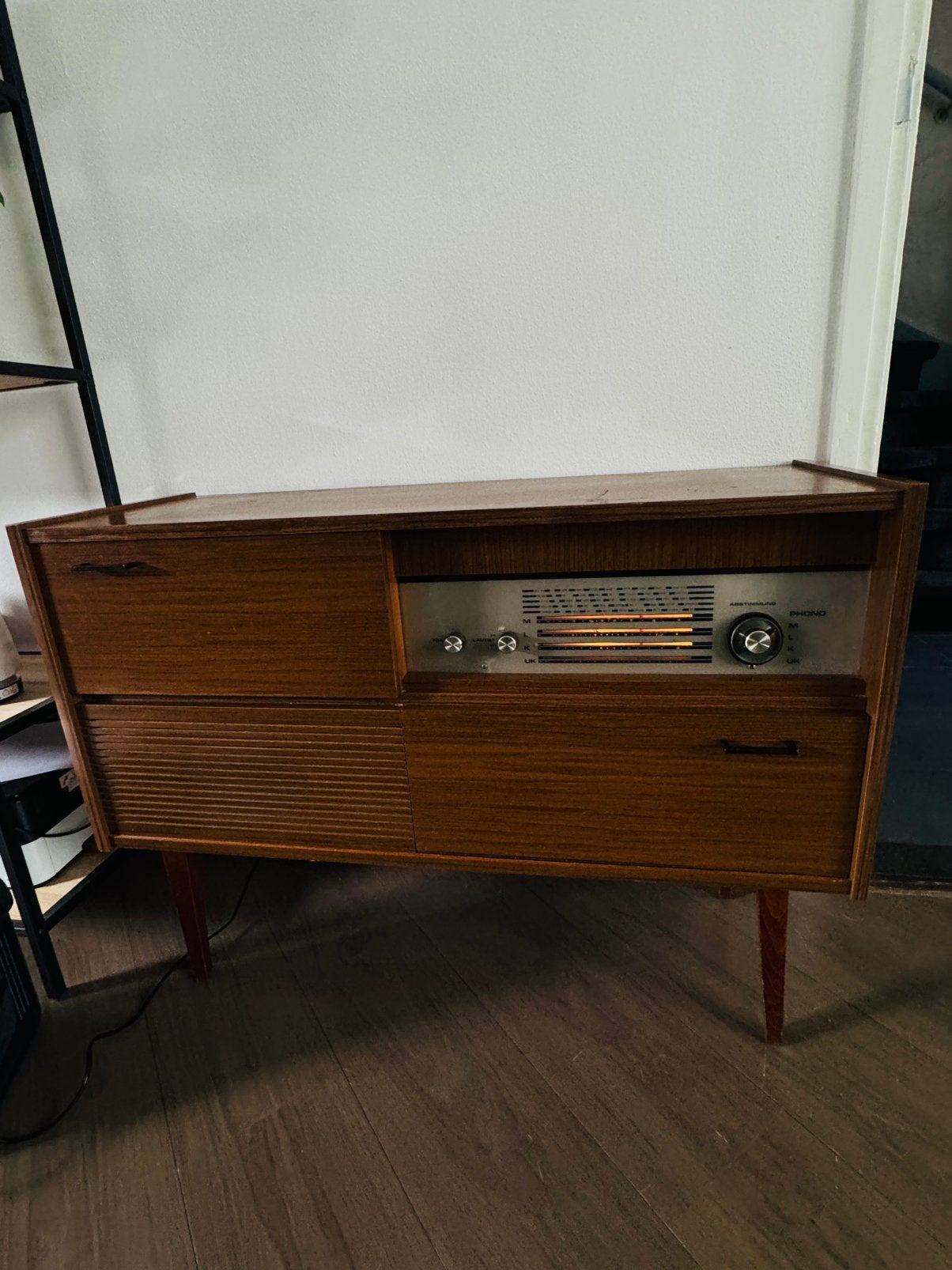 Vintage radiomeubel met platenspeler 1967, Antiek en Kunst, Ophalen