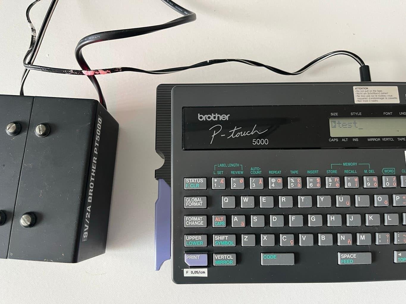 Brother P-Touch 5000 Labelprinter met Koffer en Handleiding, Computers en Software, Gebruikt, Qwerty, Ophalen of Verzenden, Tape-label