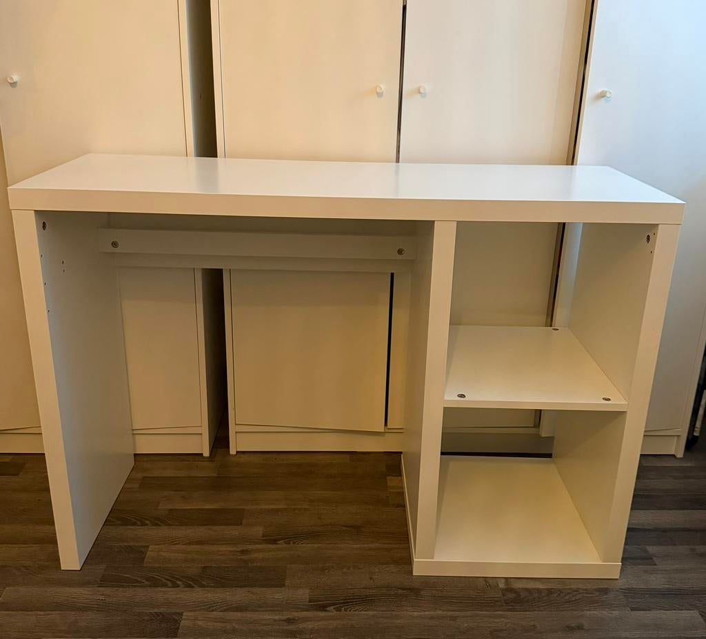 IKEA Bureau/make up tafel, Huis en Inrichting, Ophalen, Zo goed als nieuw