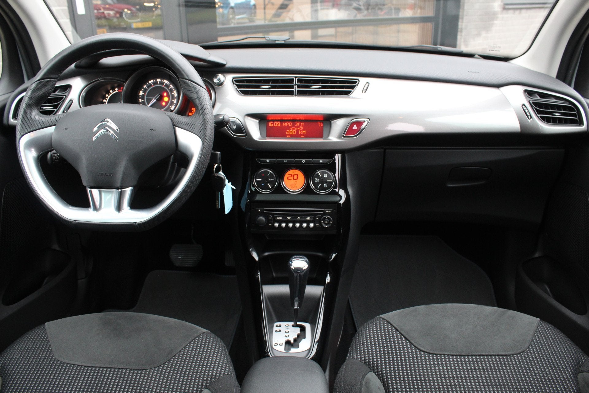 Citroën C3 1.6 VTi Exclusive / Climate / Cruise / N.A.P., Auto's, Gebruikt, Met garantie (alle), 49 €/maand, Bedrijf