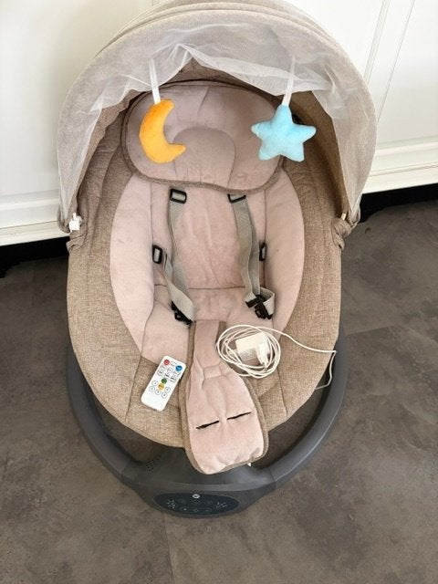 Baby Swing stoel met diverse opties en melodietjes, Ophalen of Verzenden, Zo goed als nieuw, Schommelstoel, Met gordel(s) of riempje(s)