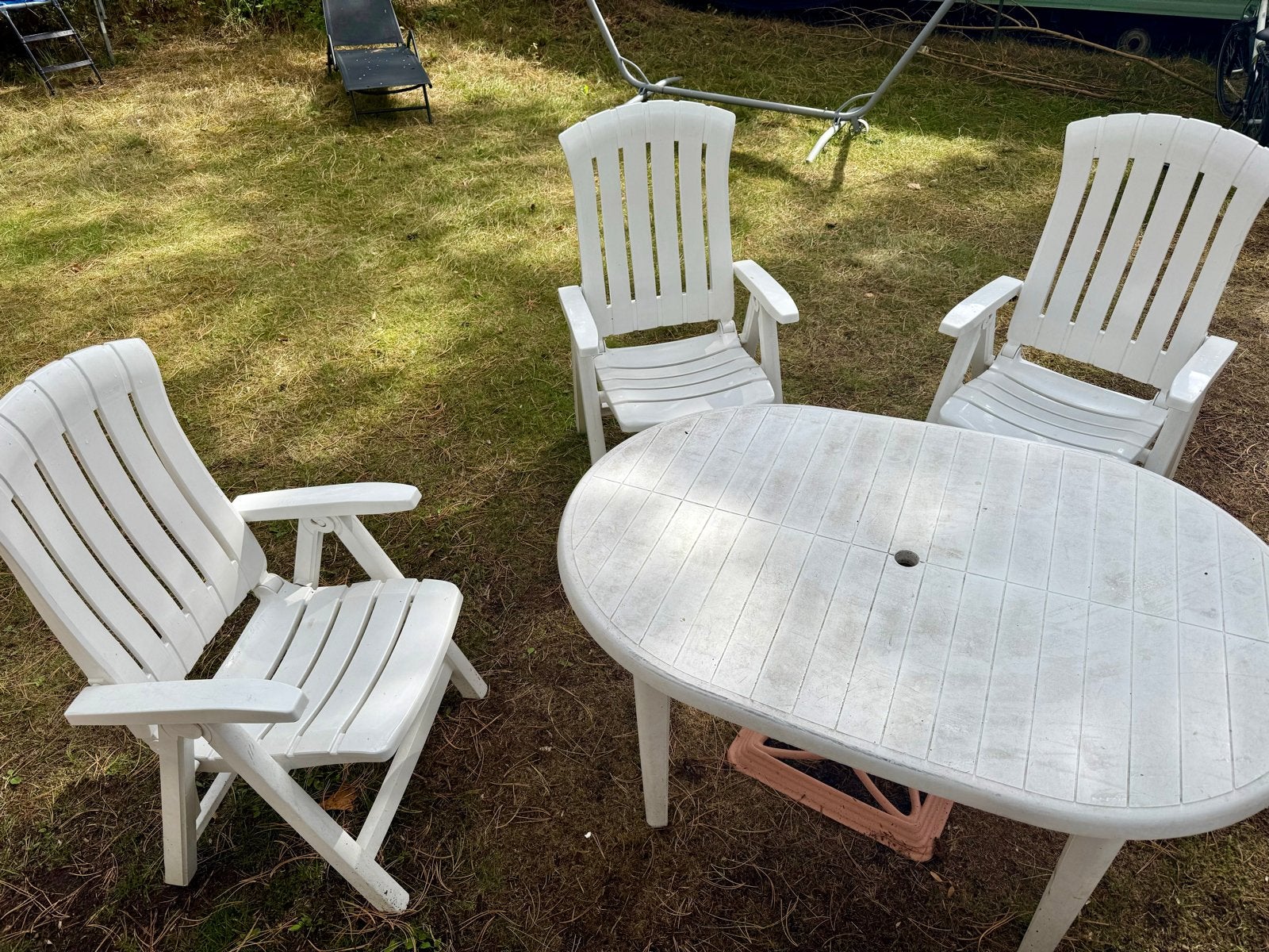 4 inklapbare buitenstoelen + gratis tafel, Ophalen, 4 zitplaatsen, Kunststof, Eettafel