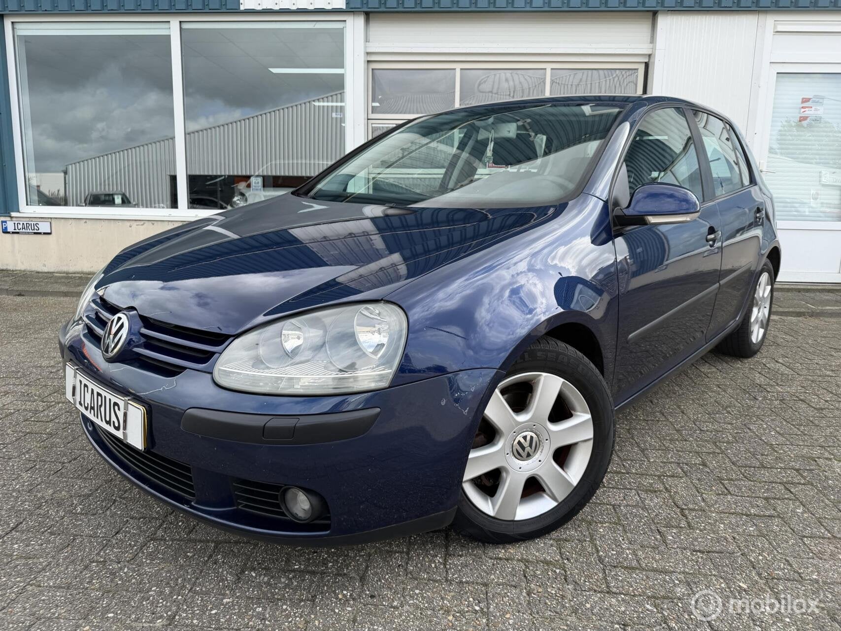 Volkswagen Golf 1.6 Trendline APK|airco|cruise|navi|AUT|, Gebruikt, 4 cilinders, Blauw, Navigatiesysteem