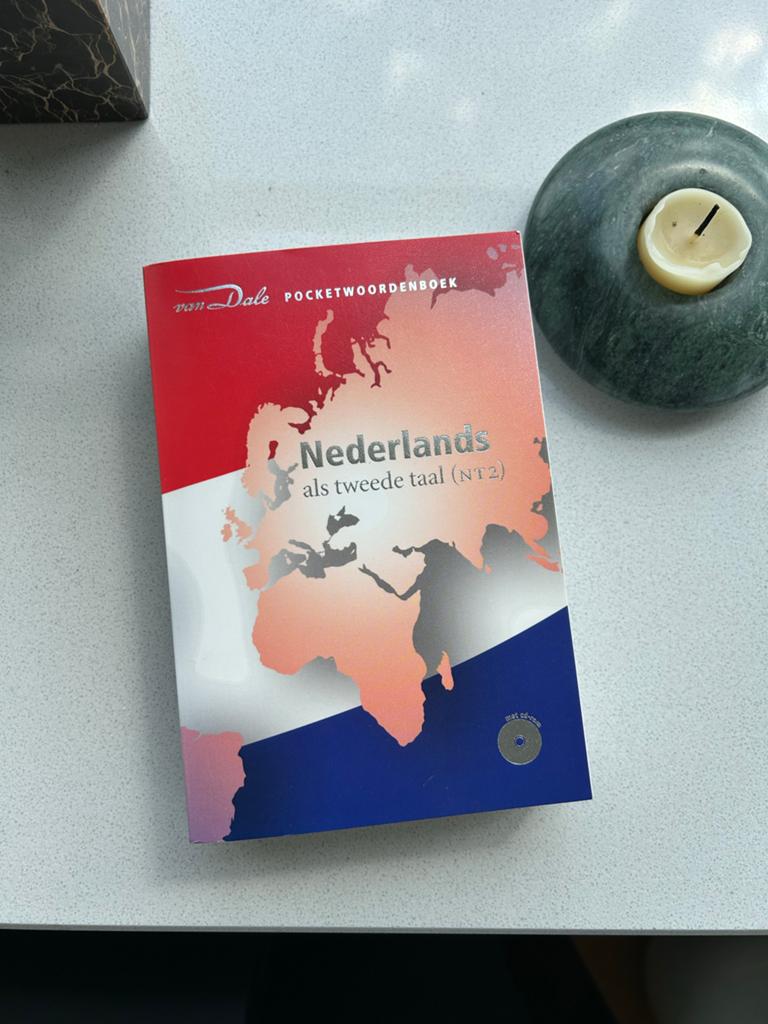 Van Dale Pocketwoordenboek Nederlands als tweede taal, Ophalen of Verzenden, Zo goed als nieuw, Van Dale, Nederlands