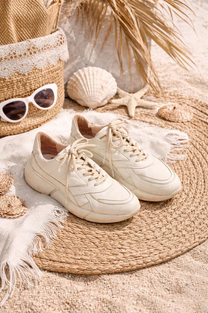 Via Vai Sneakers Maat 39 - Crème, Kleding | Dames, Schoenen, Ophalen of Verzenden, Gedragen, Beige, Sneakers of Gympen
