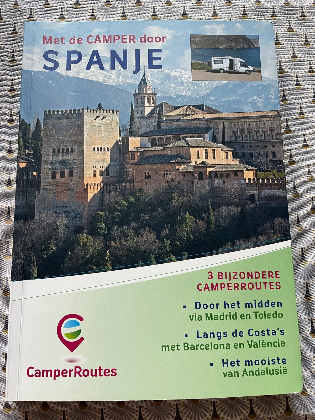 ANWB Met de camper door Spanje - Reisgids CamperRoutes, Europa, Ophalen of Verzenden, Zo goed als nieuw, Reisgids of -boek