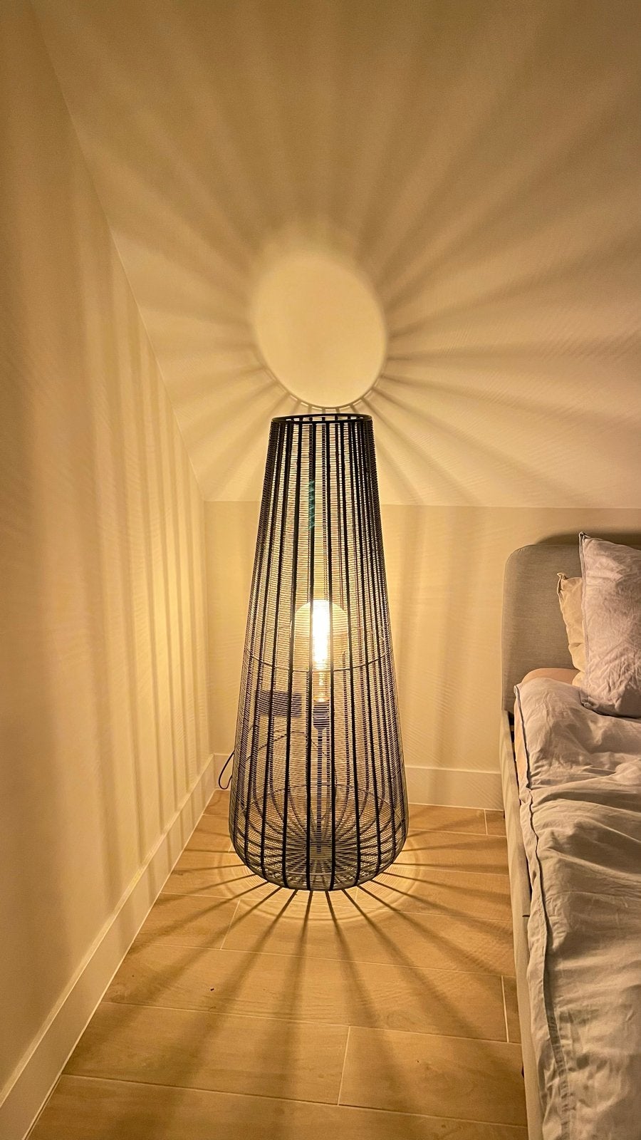 2 stuks Zwarte Draadstalen Vloerlampen, Huis en Inrichting, Ophalen, 100 tot 150 cm, E27 (groot), Zo goed als nieuw