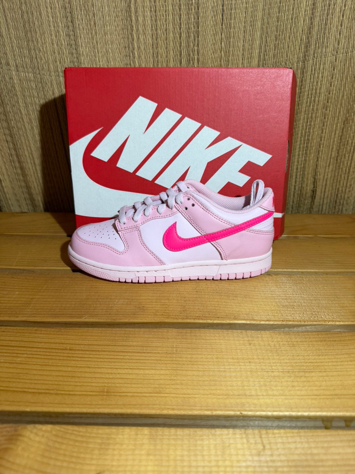 Nike Dunk Low Triple Pink (GS), Ophalen of Verzenden, Nieuw
