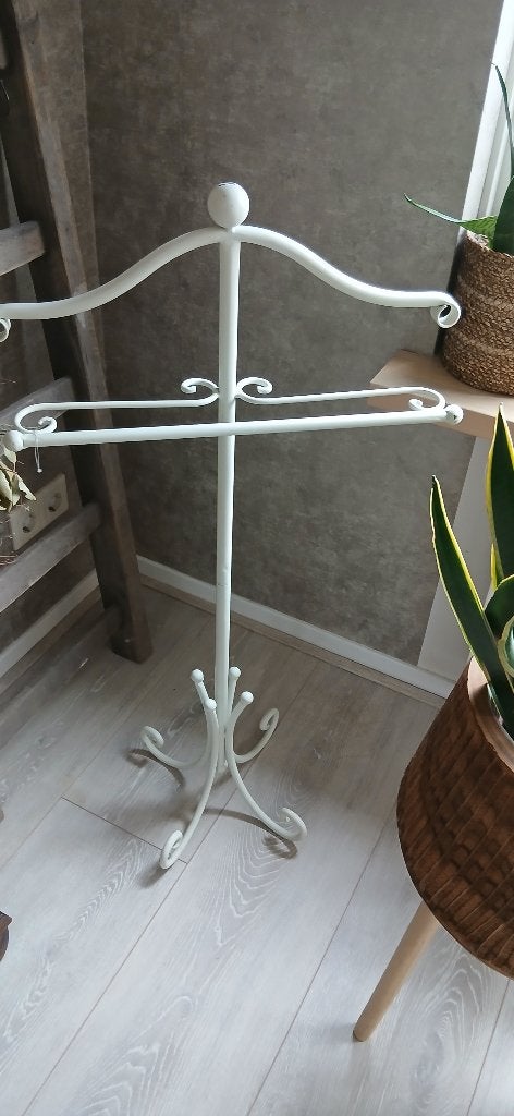 Handdoek rek brocante stijl zgan!!, Huis en Inrichting, Badkamer | Badtextiel en Accessoires, Ophalen, Zo goed als nieuw, Wit