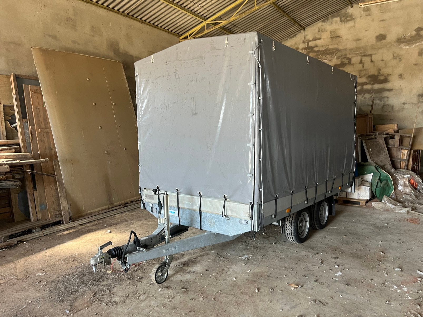 Hapert Azure H-2 aanhanger 2024 dubbelasser + huif – 3000 kg, Ophalen, Zo goed als nieuw