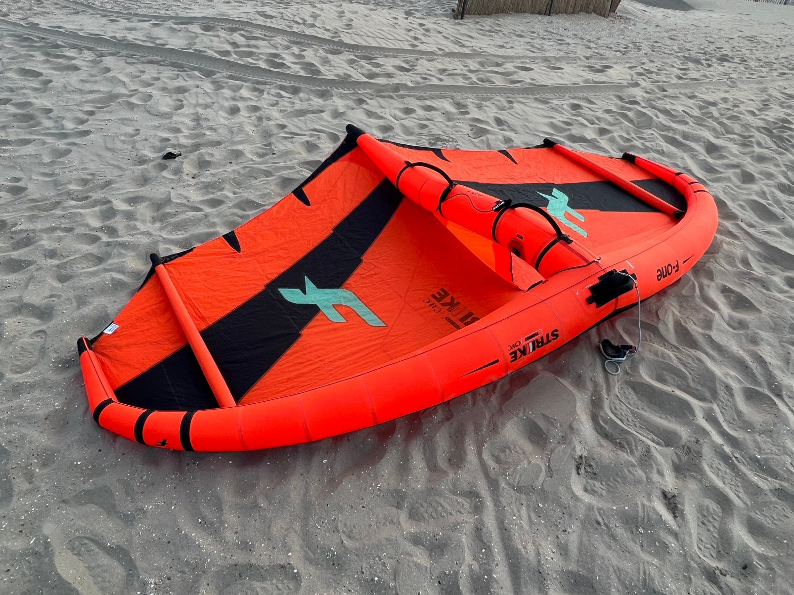 F-One Strike CWC v3 7m weinig gebruikt, Watersport en Boten, Wingsurfen, Ophalen of Verzenden, Zo goed als nieuw, Wingsurf-wing
