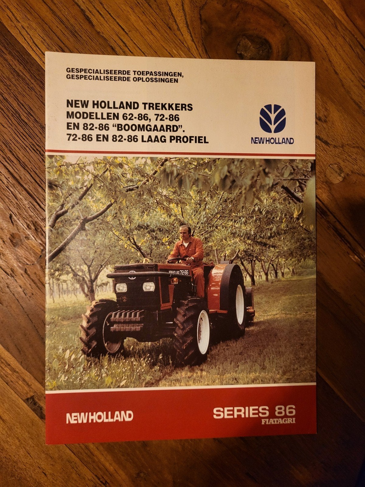 tractor folder New Holland series 86, Boeken, Catalogussen en Folders, Ophalen of Verzenden, Zo goed als nieuw