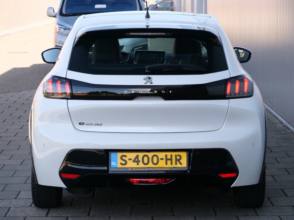 Peugeot e-208 EV GT 350 50 kWh 136 Pk Automaat Navi / DAB /, Auto's, Peugeot, 136 pk, Gebruikt, Zwart, Parkeersensor
