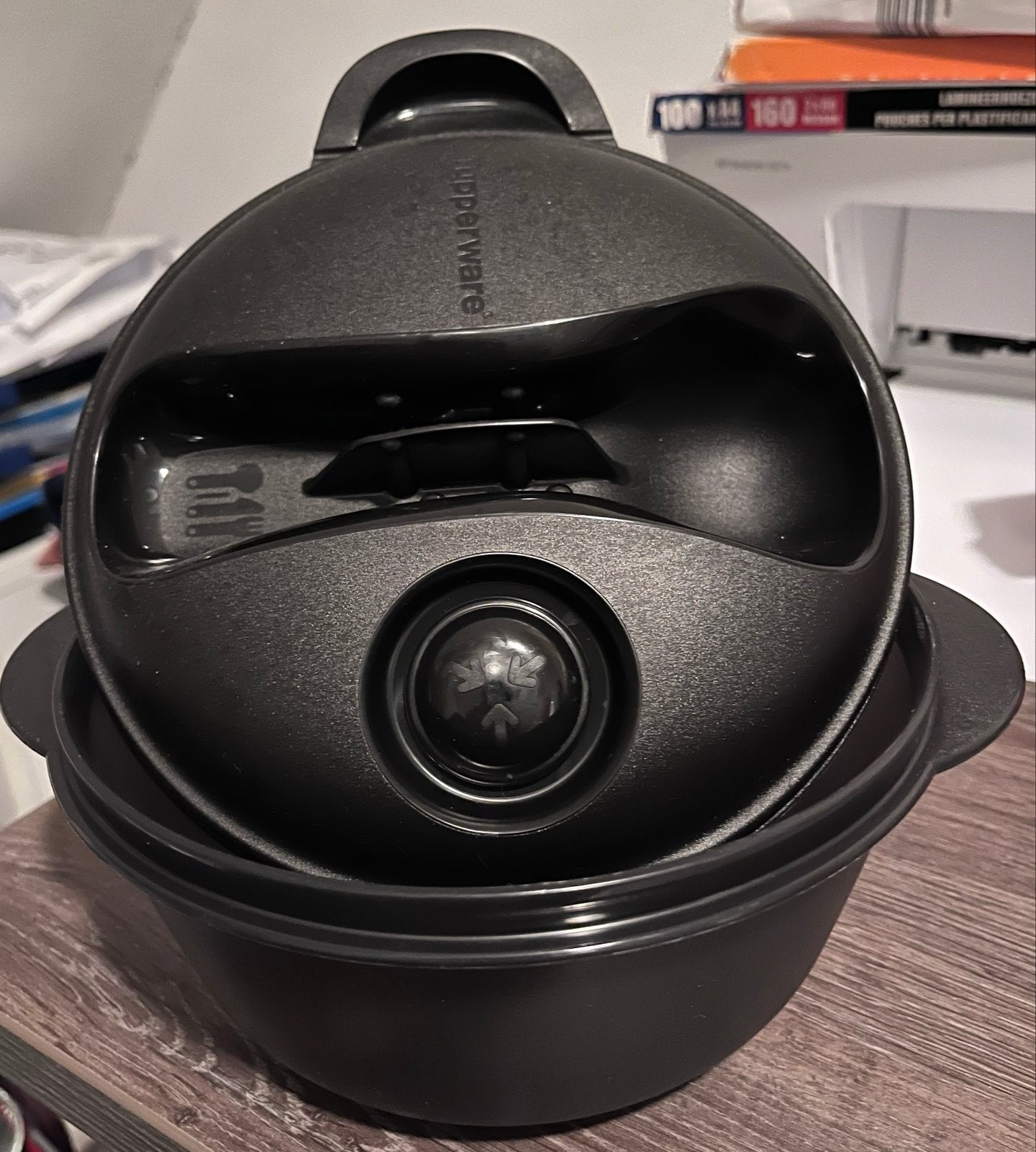 Tupperware magnetronschaal met deksel, Huis en Inrichting, Gebruikt, Overige kleuren, Schaal, Ophalen of Verzenden