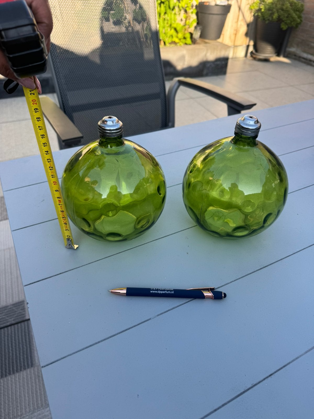Set van 2 groene glazen decoratieflessen, Antiek en Kunst, Ophalen