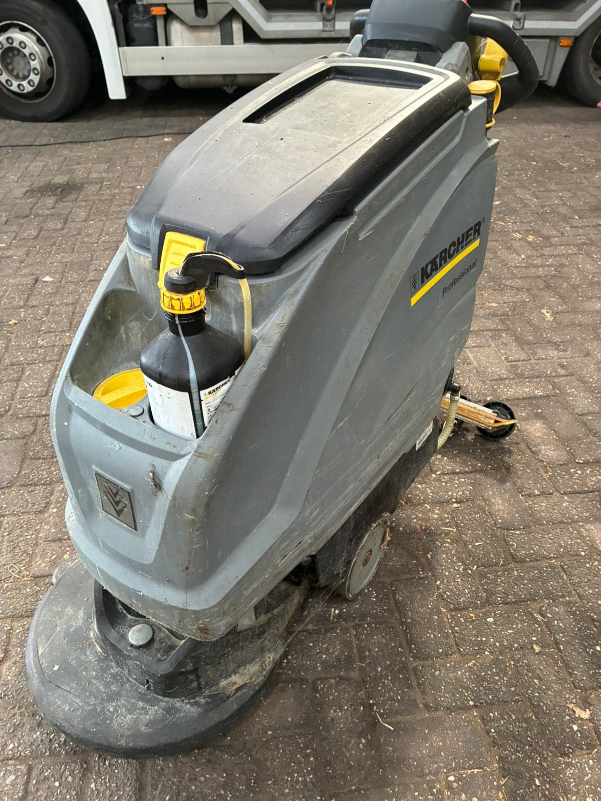 Kärcher B 40 W schrobmachine electrisch aangedreven, Ophalen, Gebruikt, Schrobmachine