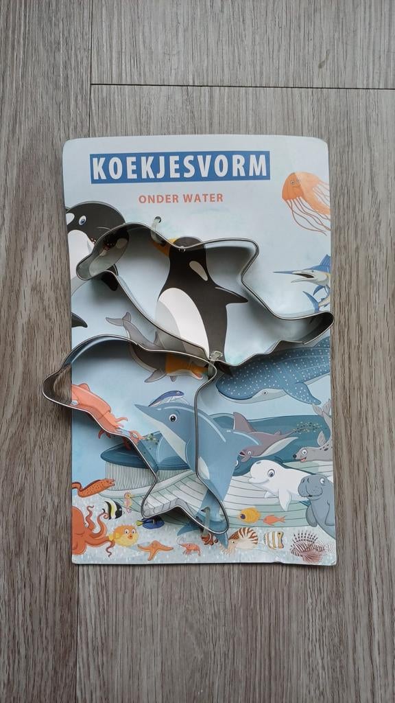 2 koekjesvormen - Pinguïn en Dolfijn, Hobby en Vrije tijd, Taarten en Cupcakes maken, Ophalen of Verzenden, Nieuw, Taarten of Cupcakes