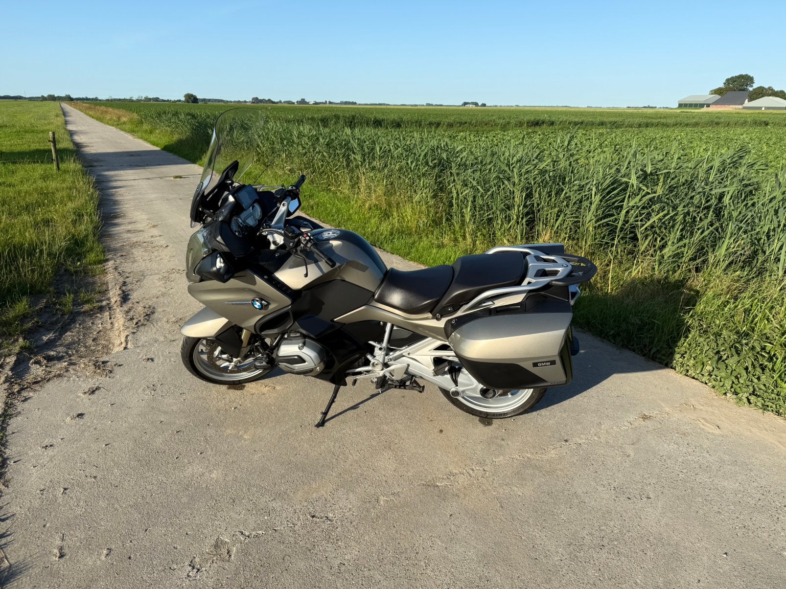Te koop een mooie BMW R1200 RT, Handvatverwarming, 2 cilinders, Motorrijbewijs A, Particulier