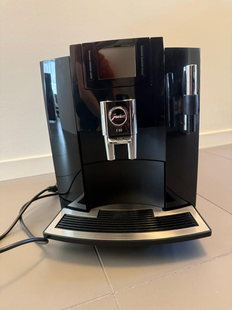 Jura E8 Koffiemachine Piano Black, Witgoed en Apparatuur, Koffiezetapparaten, Ophalen, Afneembaar waterreservoir, 10 kopjes of meer
