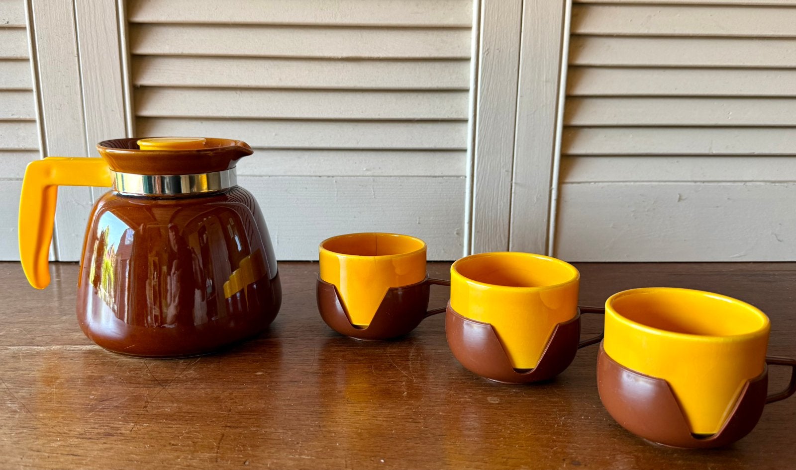 Retro koffiepot met kopjes, Huis en Inrichting, Keuken | Servies, Ophalen of Verzenden, Zo goed als nieuw, Overige stijlen