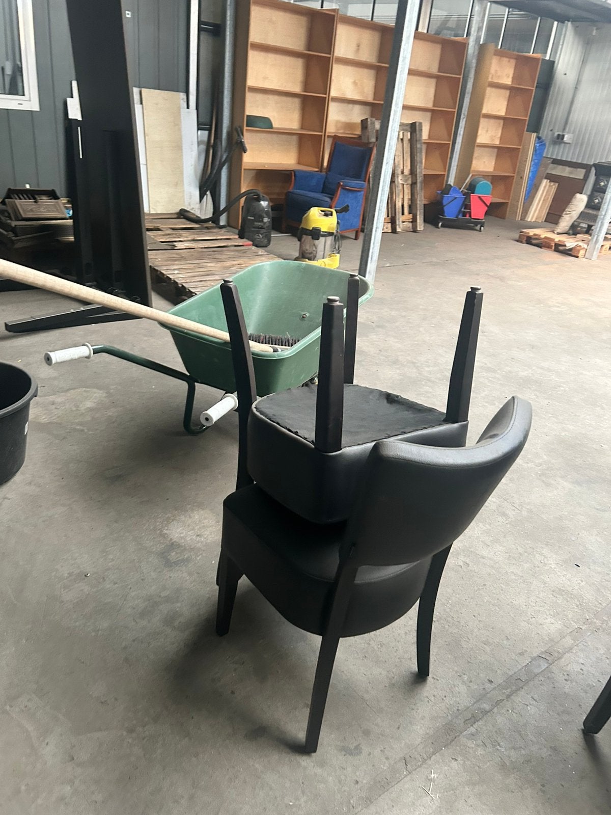 4 zwart leren horeca stoelen, Ophalen, Zwart, Leer, Zo goed als nieuw
