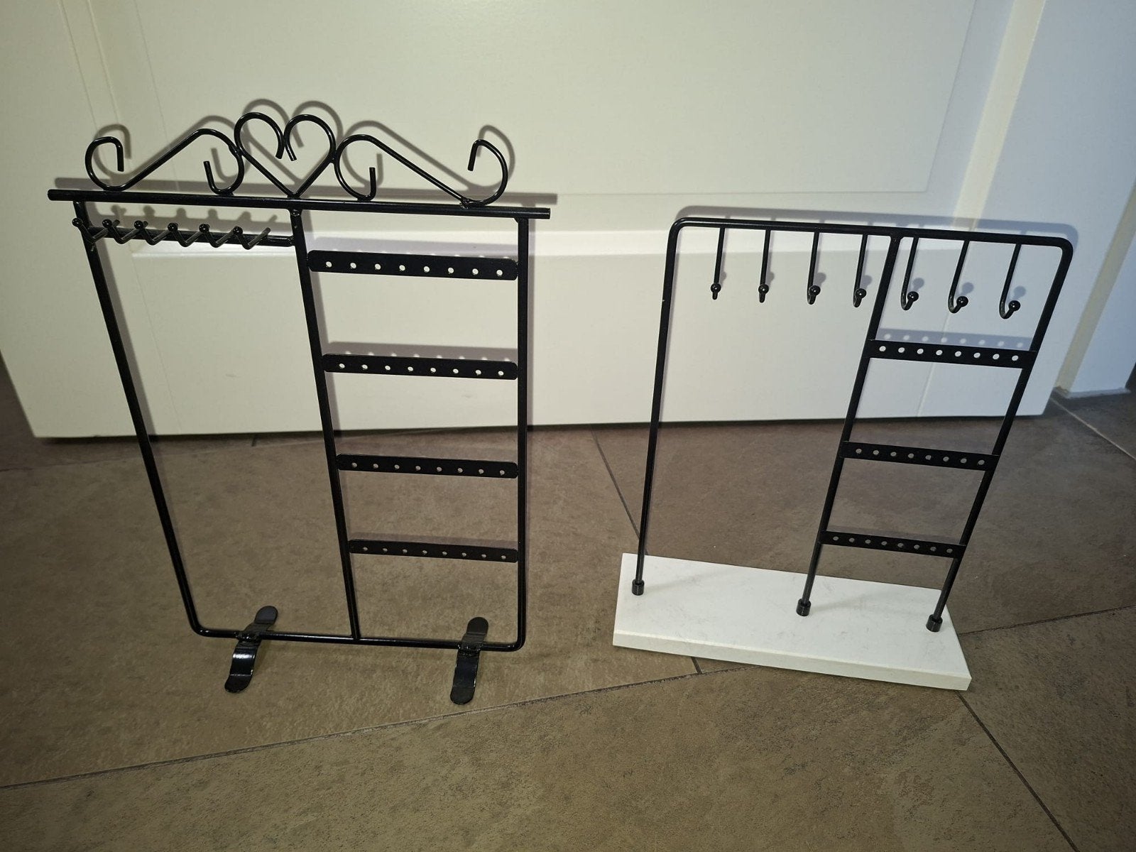 Set van 2 sieradenrekjes - oorbellen, kettingen, armbanden, Ophalen, Gebruikt