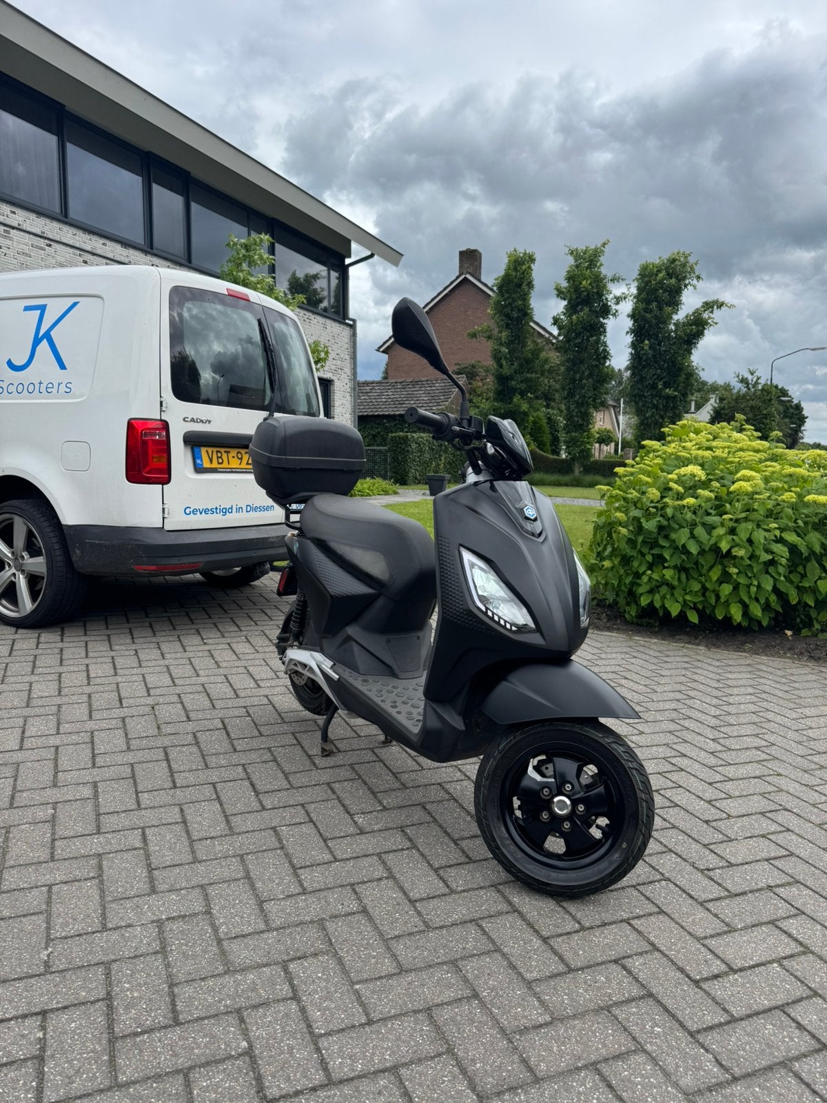️⚡️Piaggio 1 2022 | 5.600 KM | 1e Eigenaar | rijklaar️⚡️, Fietsen en Brommers, Ophalen, Zo goed als nieuw, 50 km per accu of meer