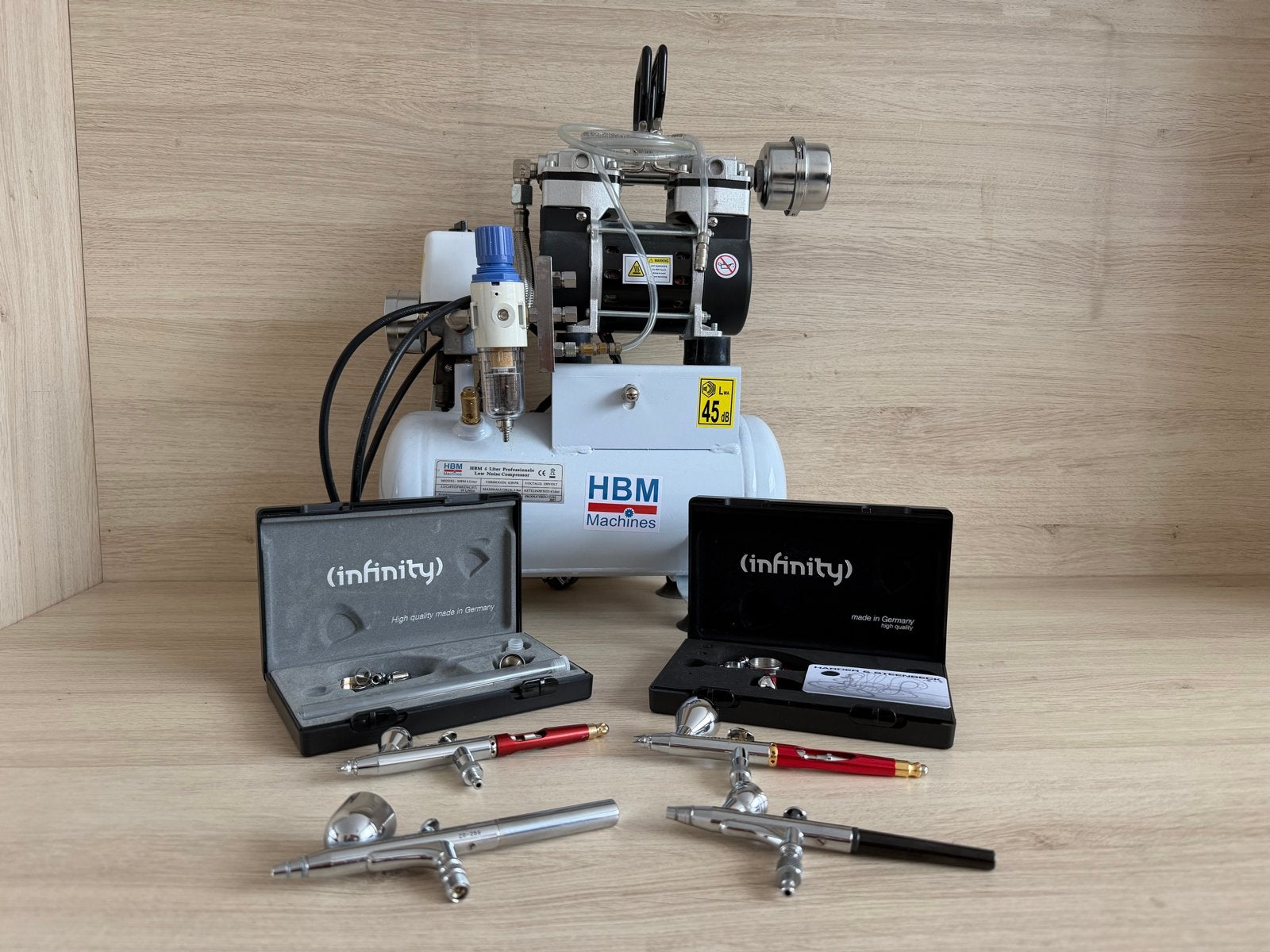 HBM Airbrush Compressor met Infinity Airbrushes, Ophalen, Zo goed als nieuw, Airbrush en Toebehoren