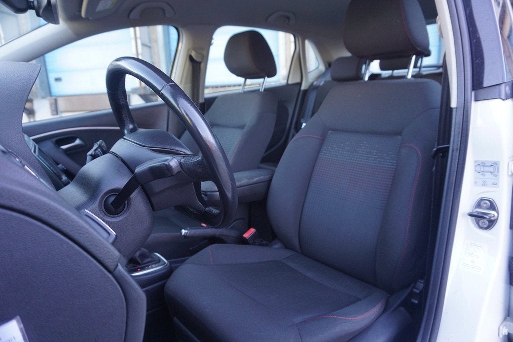 Volkswagen Polo 1.2 TSI Comfortline Business R, Stof, 4 cilinders, 1039 kg, Wit