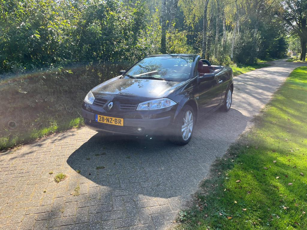Renault Mégane 2.0 16V Cabrio Euro4 2004 Zwart, Auto's, Renault, Voorwielaandrijving, 1998 cc, 4 cilinders, Cabriolet