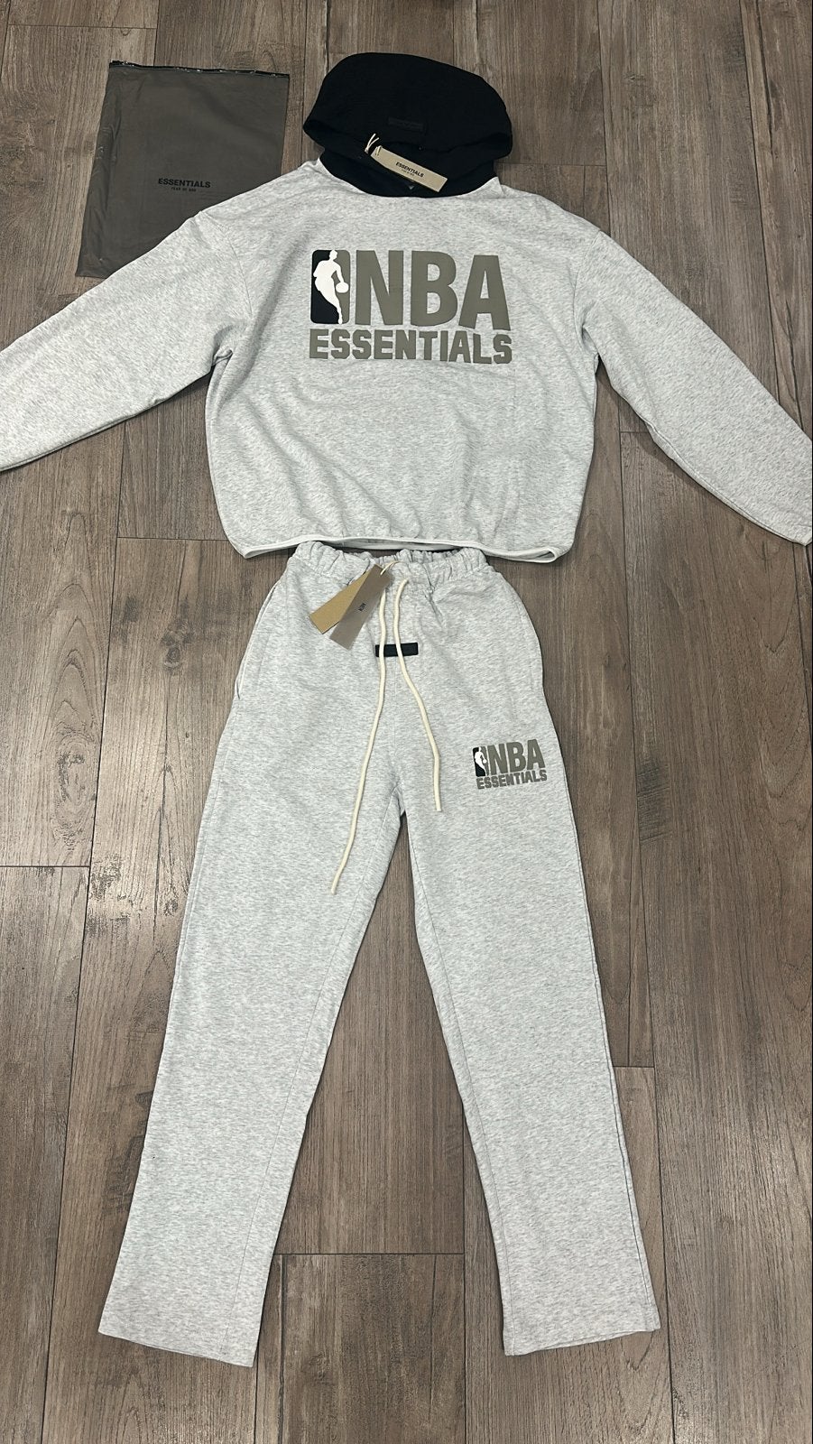 NBA Essentials Tracksuit Maat M - Nieuw met prijskaartje, Ophalen of Verzenden, Nieuw