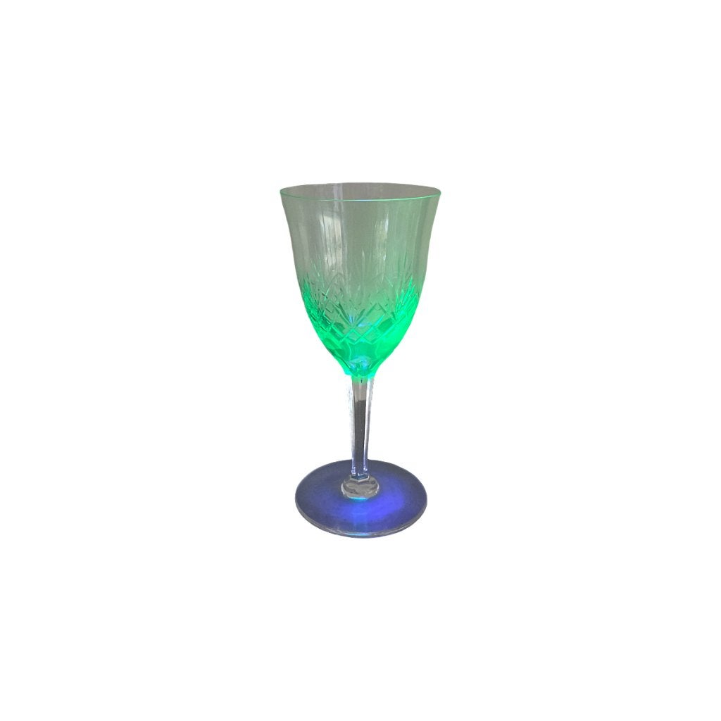 Uranium wijnglas met slijpsel, uit de 20e eeuw, Antiek en Kunst, Ophalen of Verzenden