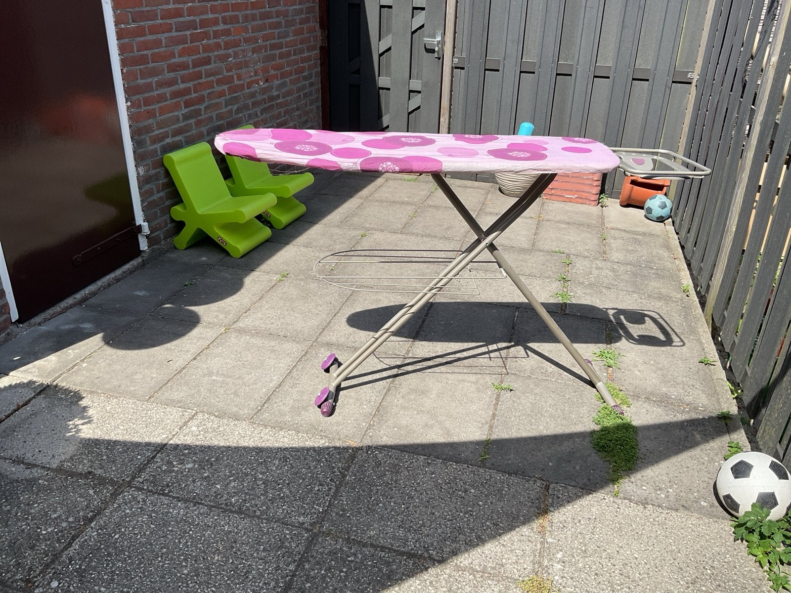 Hogere, stevige, brede strijkplank met wieltjes, Ophalen, Gebruikt