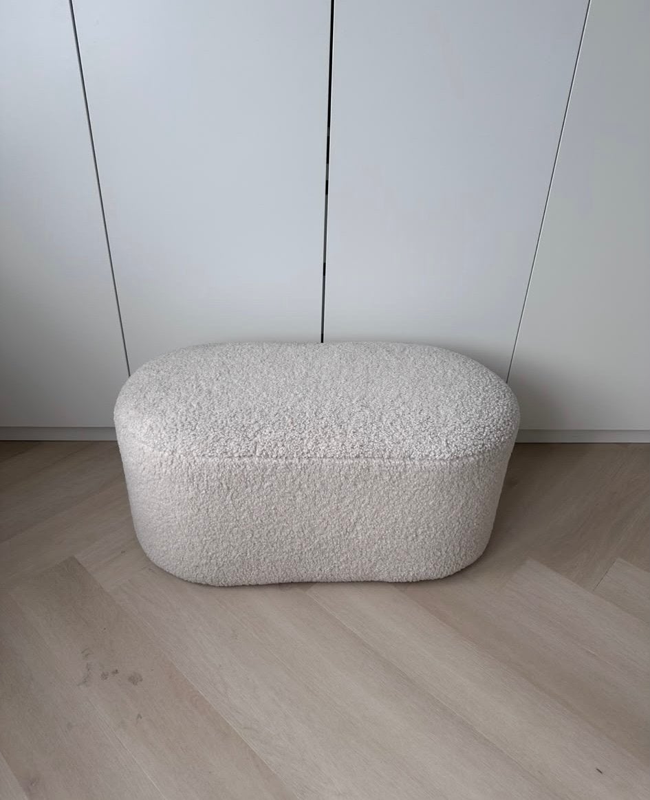 Moderne Bouclé Poef - Crème Wit, Zo goed als nieuw, Stof, Ovaal, 50 tot 75 cm