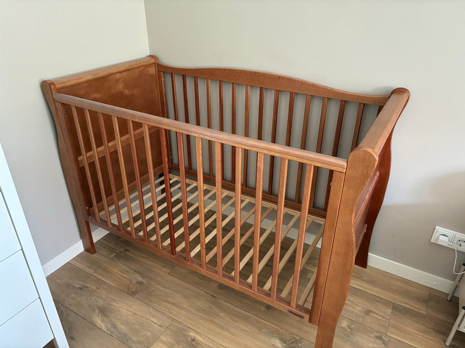 Woodies Noble Vintage ledikant 134 x 65.5 x 94 cm, Ophalen, Zo goed als nieuw, Lattenbodem, Minder dan 140 cm