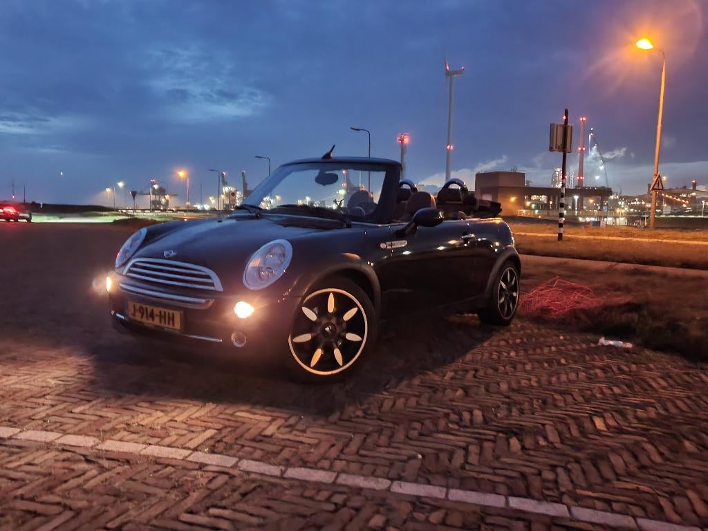 Mini 1.6 16V ONE Cabrio 2008 Zwart, 4 cilinders, Cabriolet, 4 stoelen, Zwart