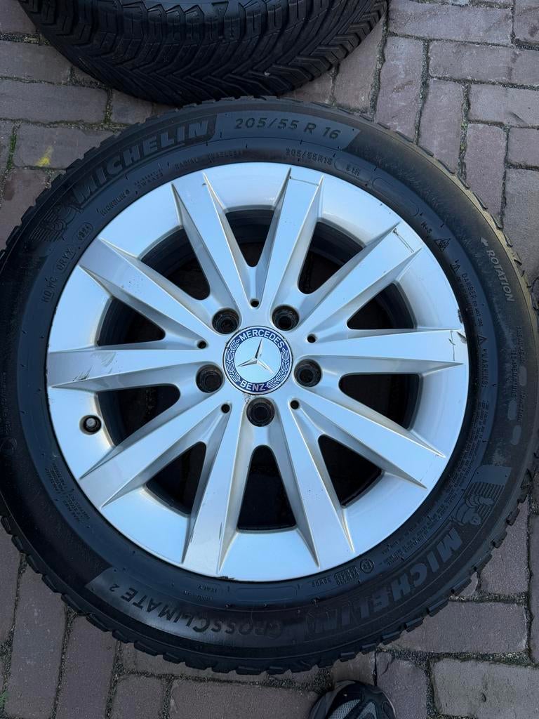 Mercedes 16 inch velgen met Michelin CrossClimate 2 banden, Auto-onderdelen, Banden en Velgen, Gebruikt, 16 inch, Banden en Velgen