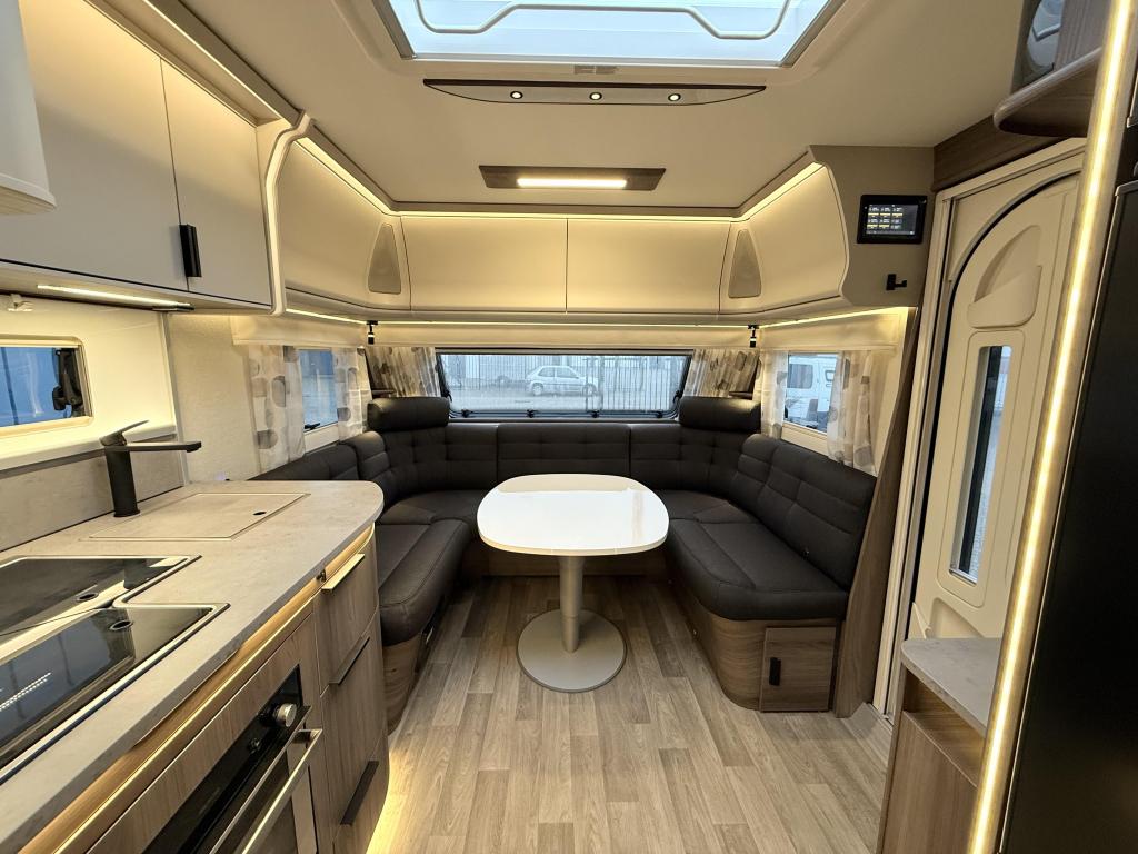 Kabe Royal 560 GLE KS B2, Caravans en Kamperen, Rondzit, Bedrijf, Kabe, Schokbreker
