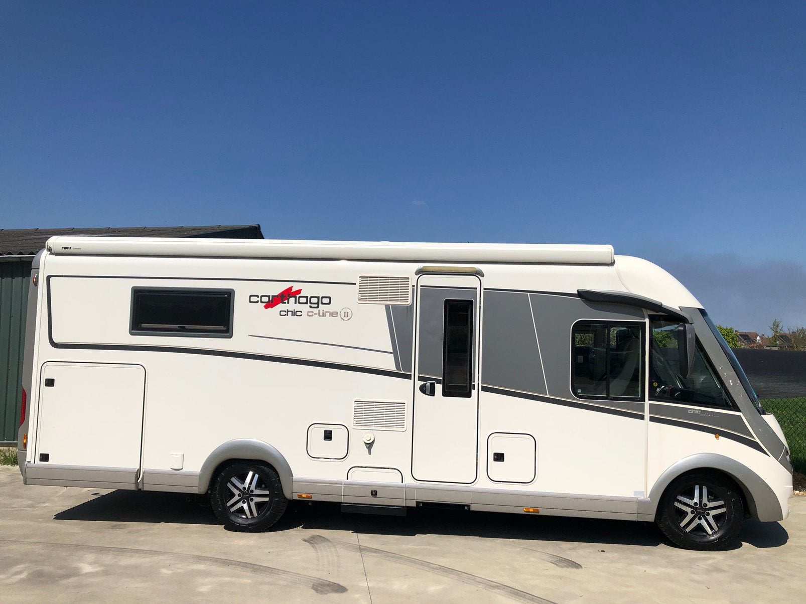 SMETTELOZE CARTHAGO Chic C-Line 50 180pk AUTOMAAT Queensbed, Caravans en Kamperen, Particulier, Integraal, Carthago